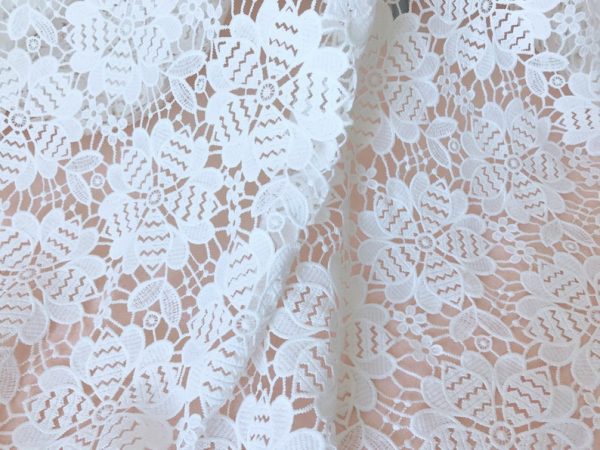 White Venise Lace Fabric Embroidered Guipure Fabric