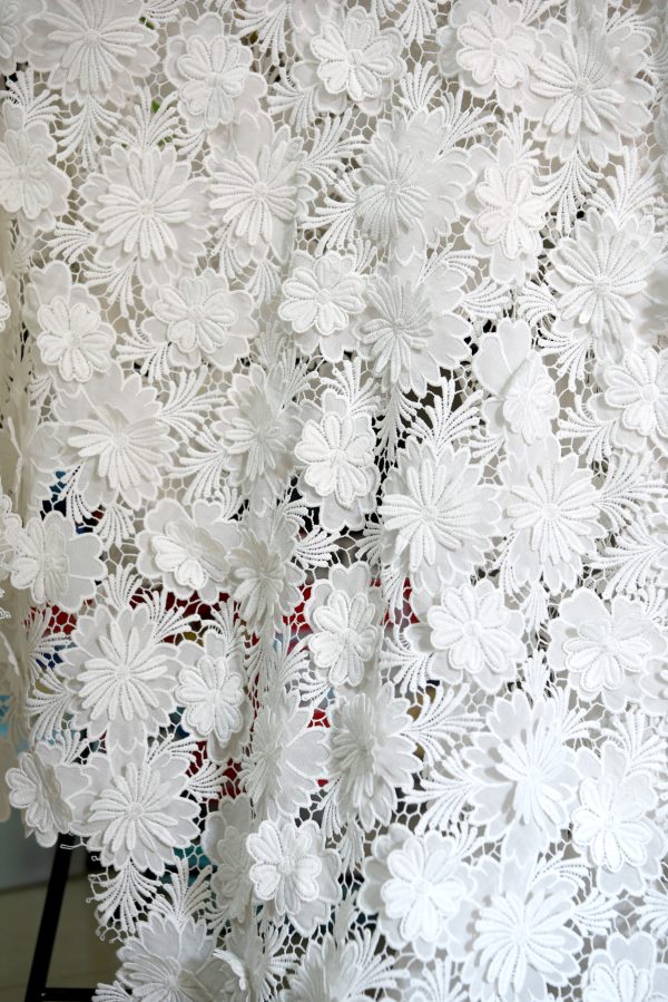 Crêpe De Chine Oscar de la Renta 3D Floral Guipure Embroidery Fabric